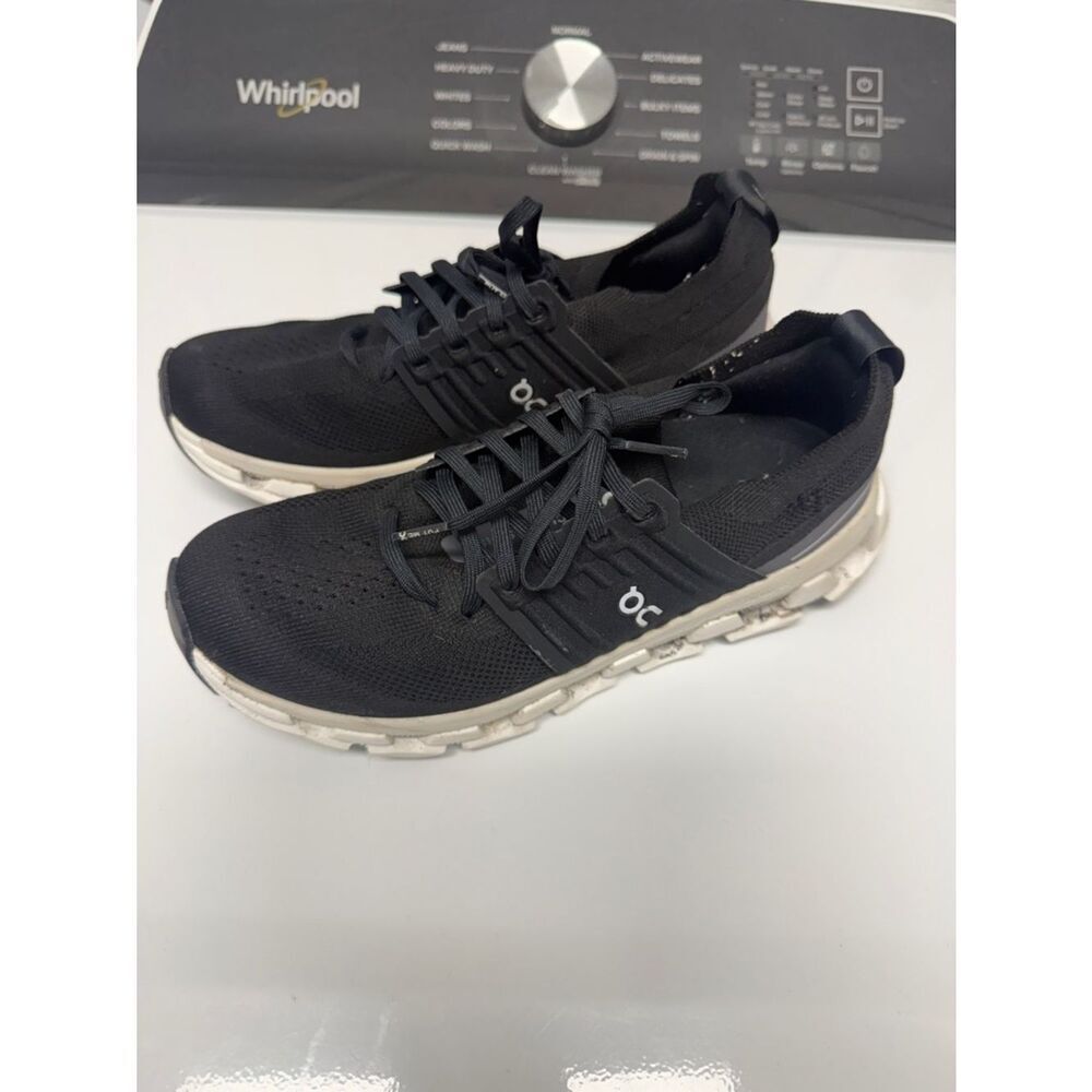 On Running Womens Black Knit Lace-Up Athletic Shoes with White Sole Size 8 🖤
